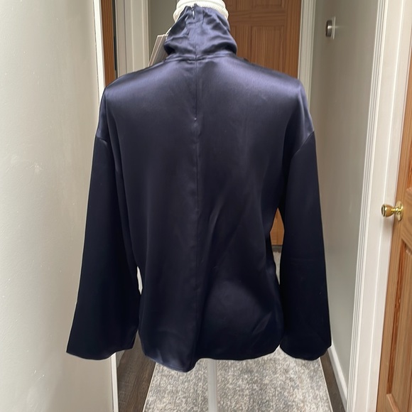 Vince silk blouse in Cobalt blue - Picture 2 of 6